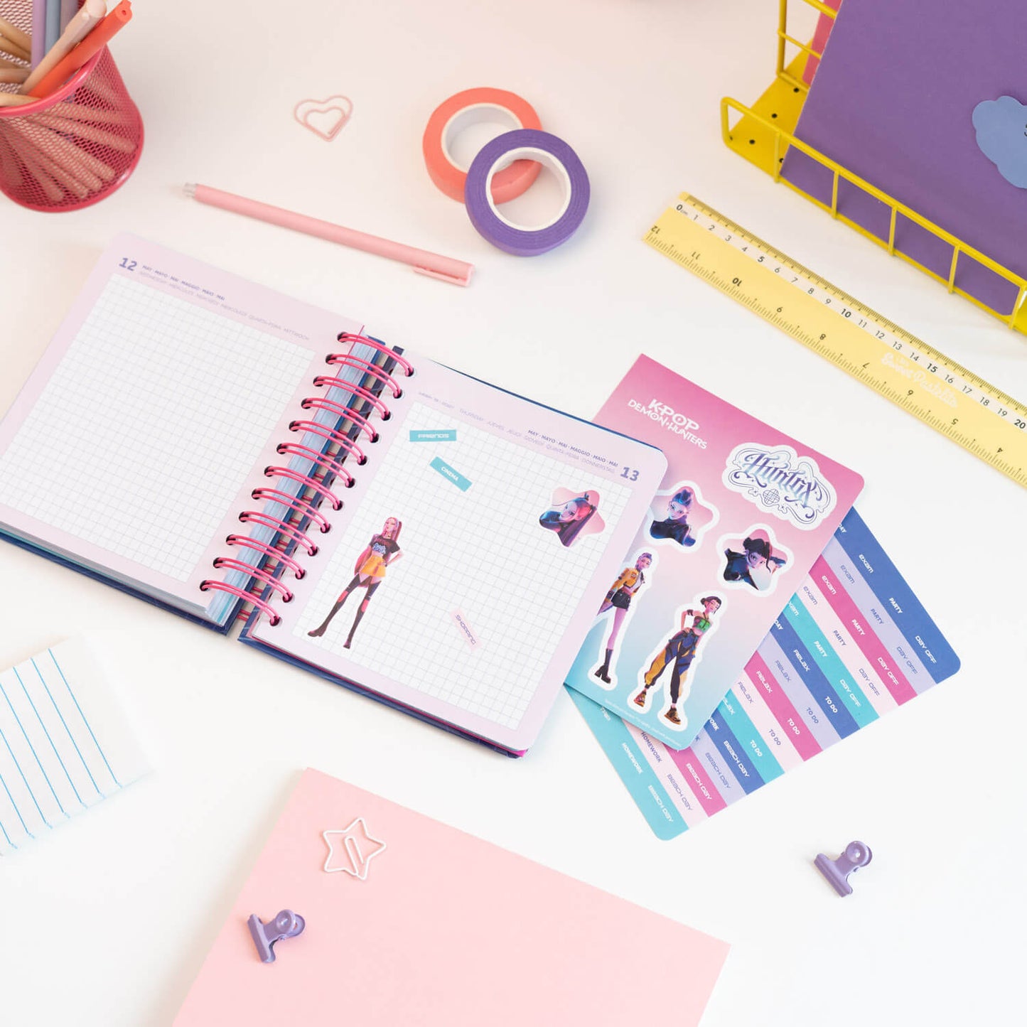 Agenda Escolar 2026/2027 K-Pop Demon Hunters Día Página 11 Meses