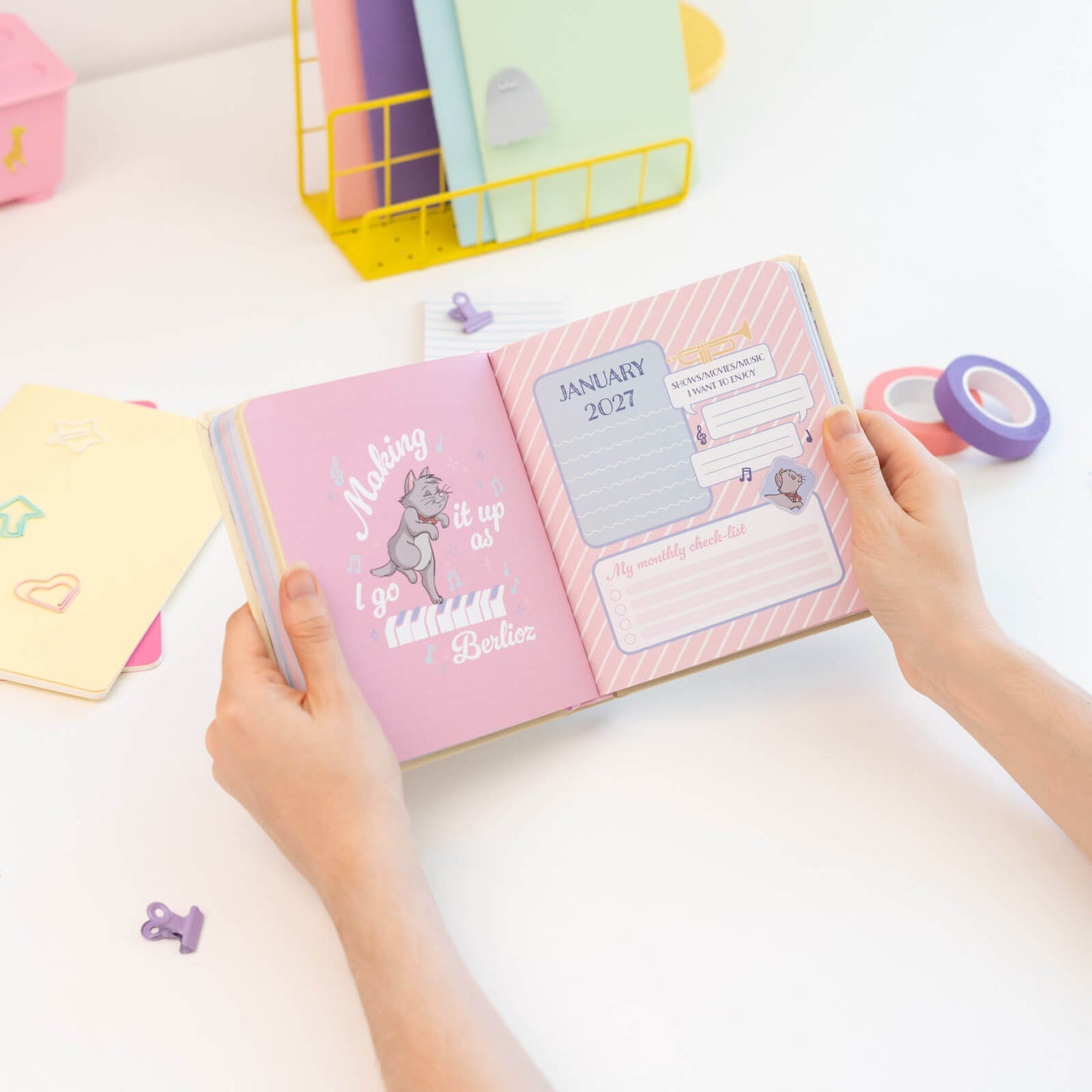 Agenda Escolar 2026/2027 Los Aristogatos Disney Día Página 11 Meses