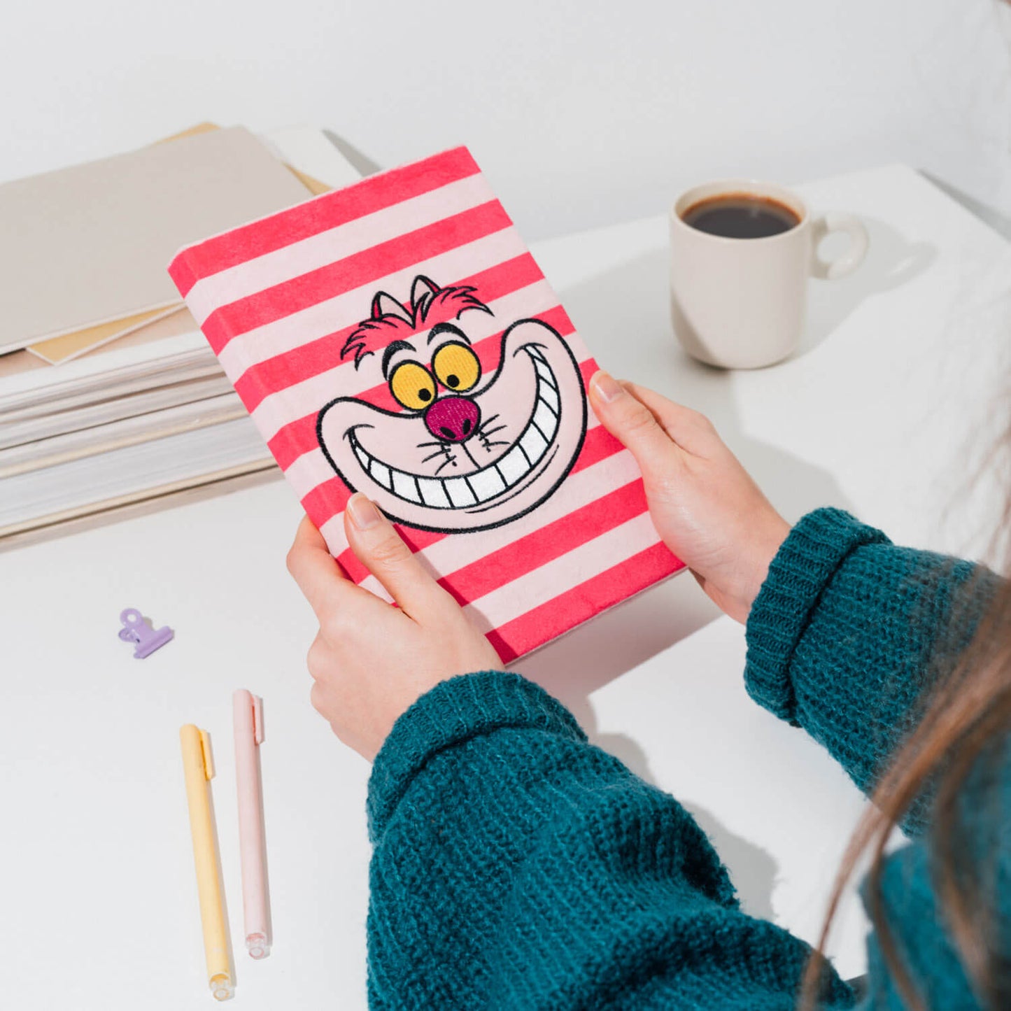 Cuaderno Felpa Gato Cheshire Alicia En El Pais De Las Maravillas Disney