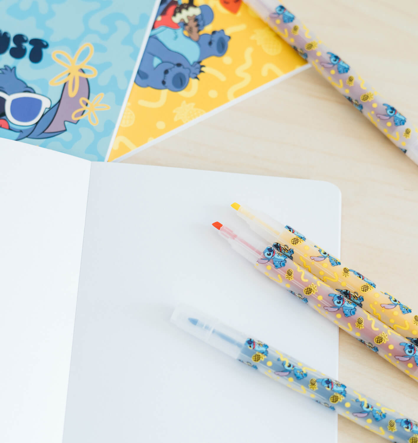 Set De Papelería Stitch Tropical Disney