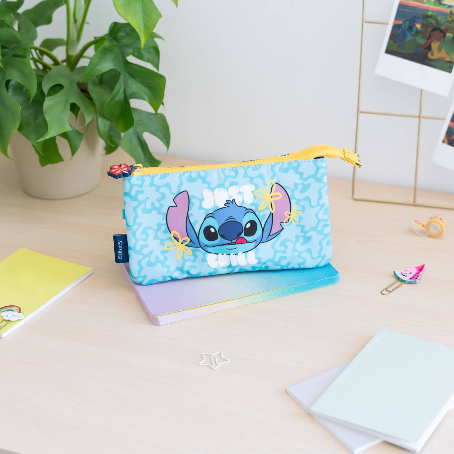 Estuche Triple Stitch Tropical Disney