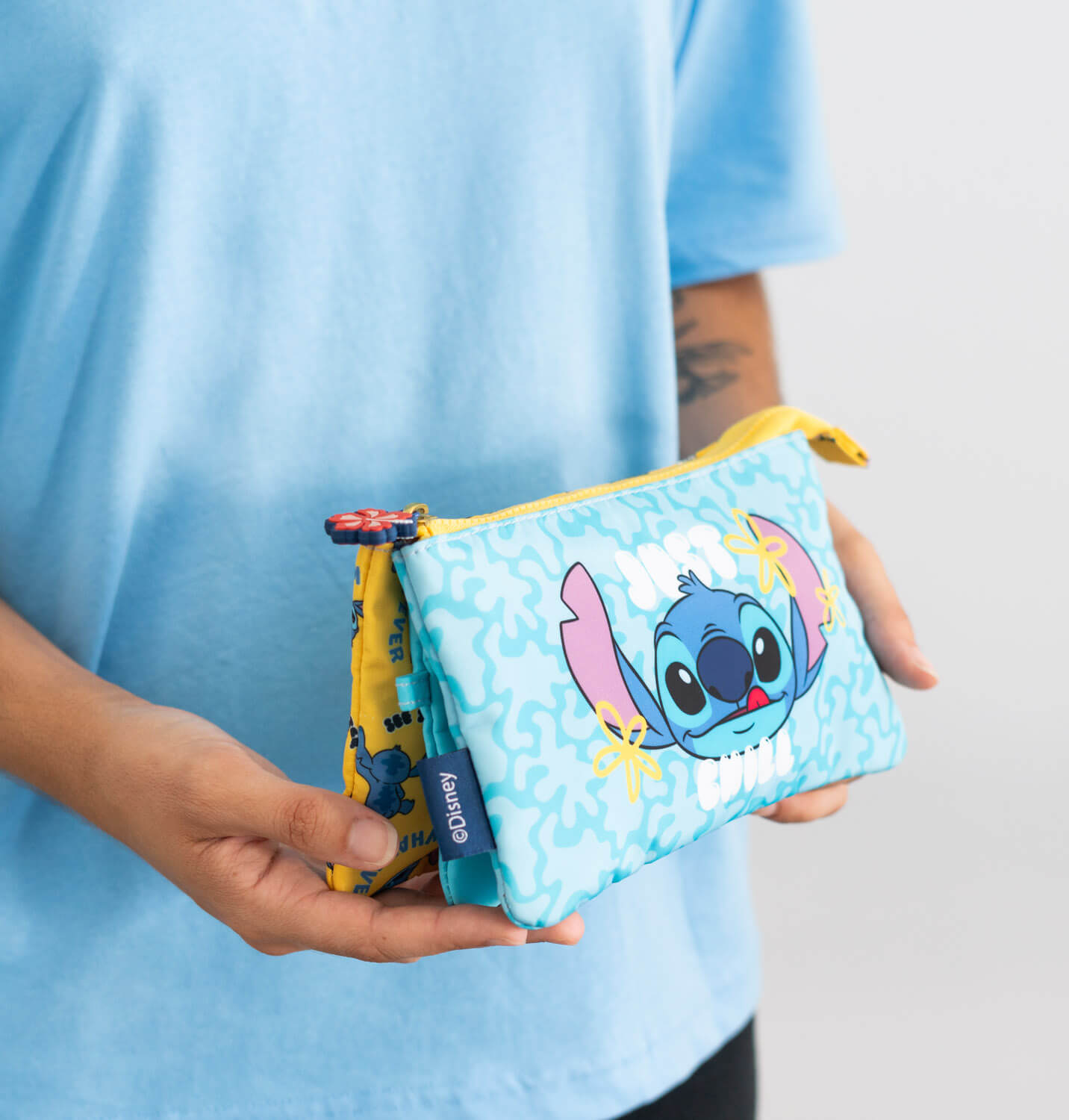 Estuche Triple Stitch Tropical Disney