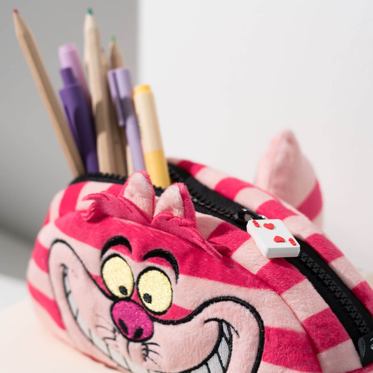 Estuche Felpa Gato Cheshire Alicia En El País De Las Maravillas Disney