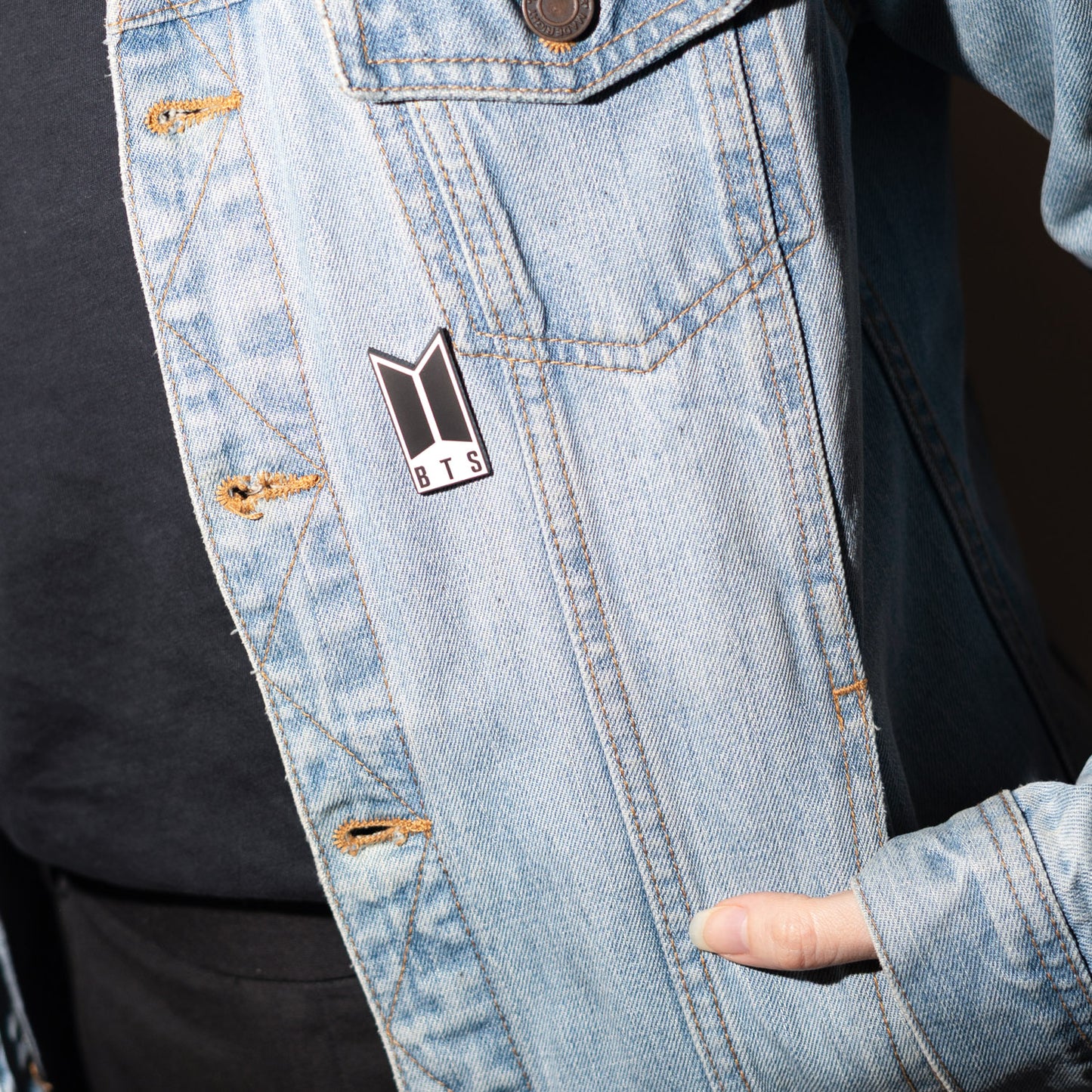 Pin BTS