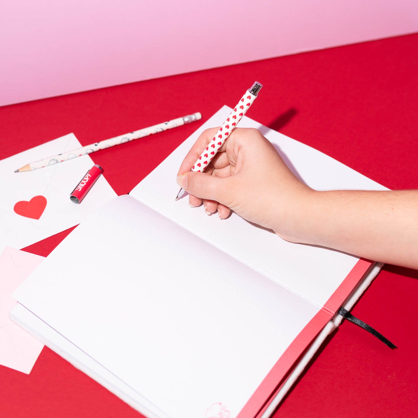 Estuche Con Bolígrafo Y Lápiz Snoopy Love Season