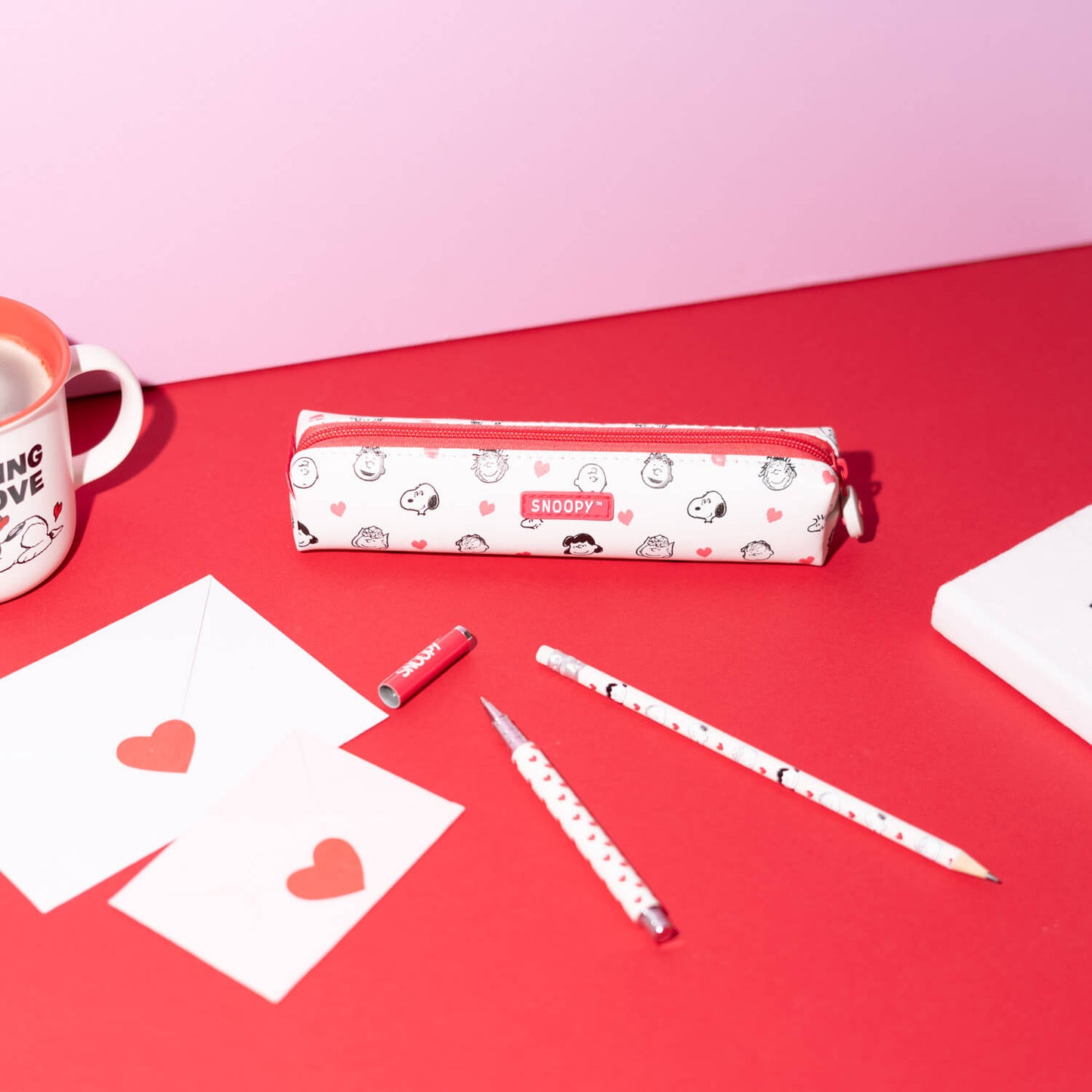Estuche Con Bolígrafo Y Lápiz Snoopy Love Season