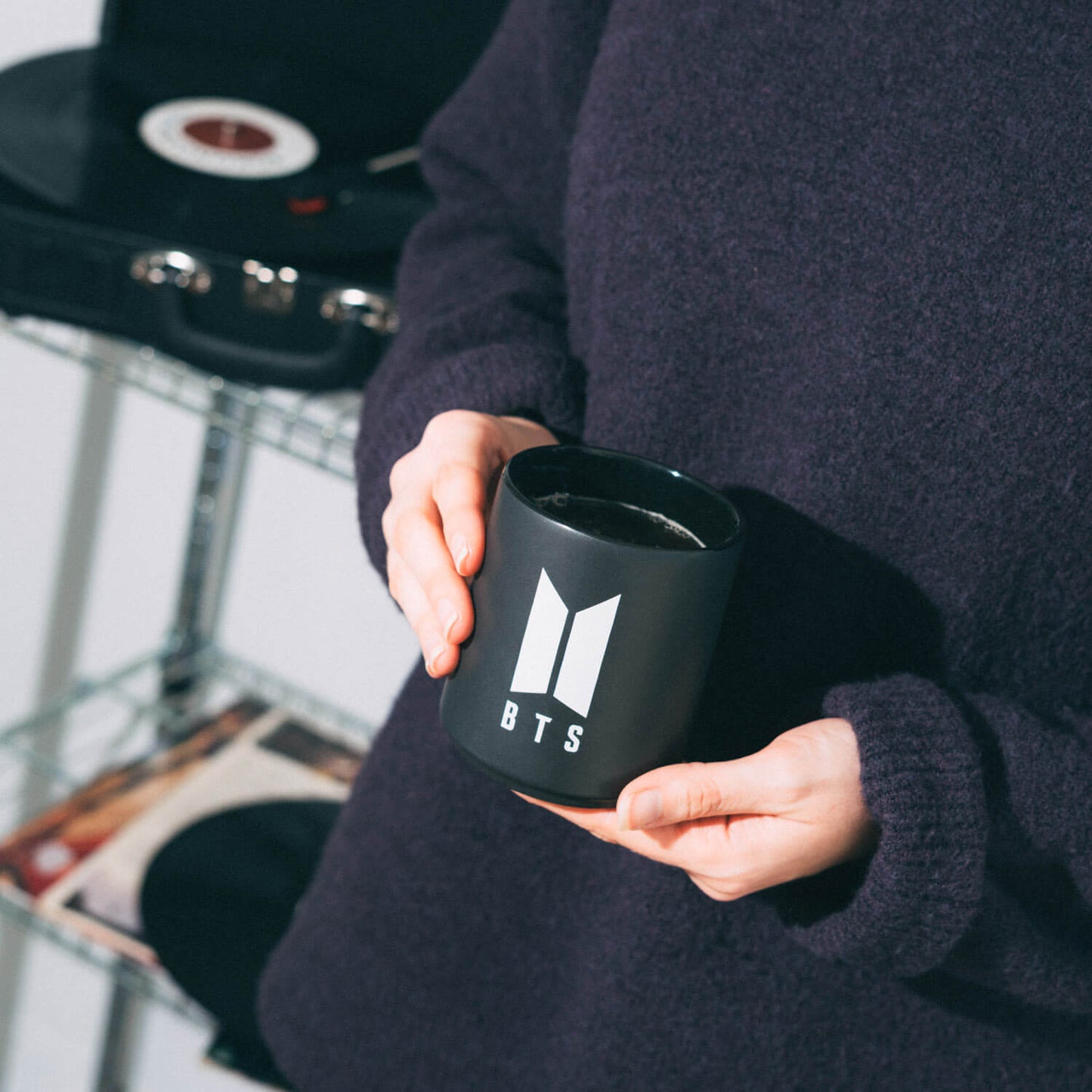 Taza BTS Logo