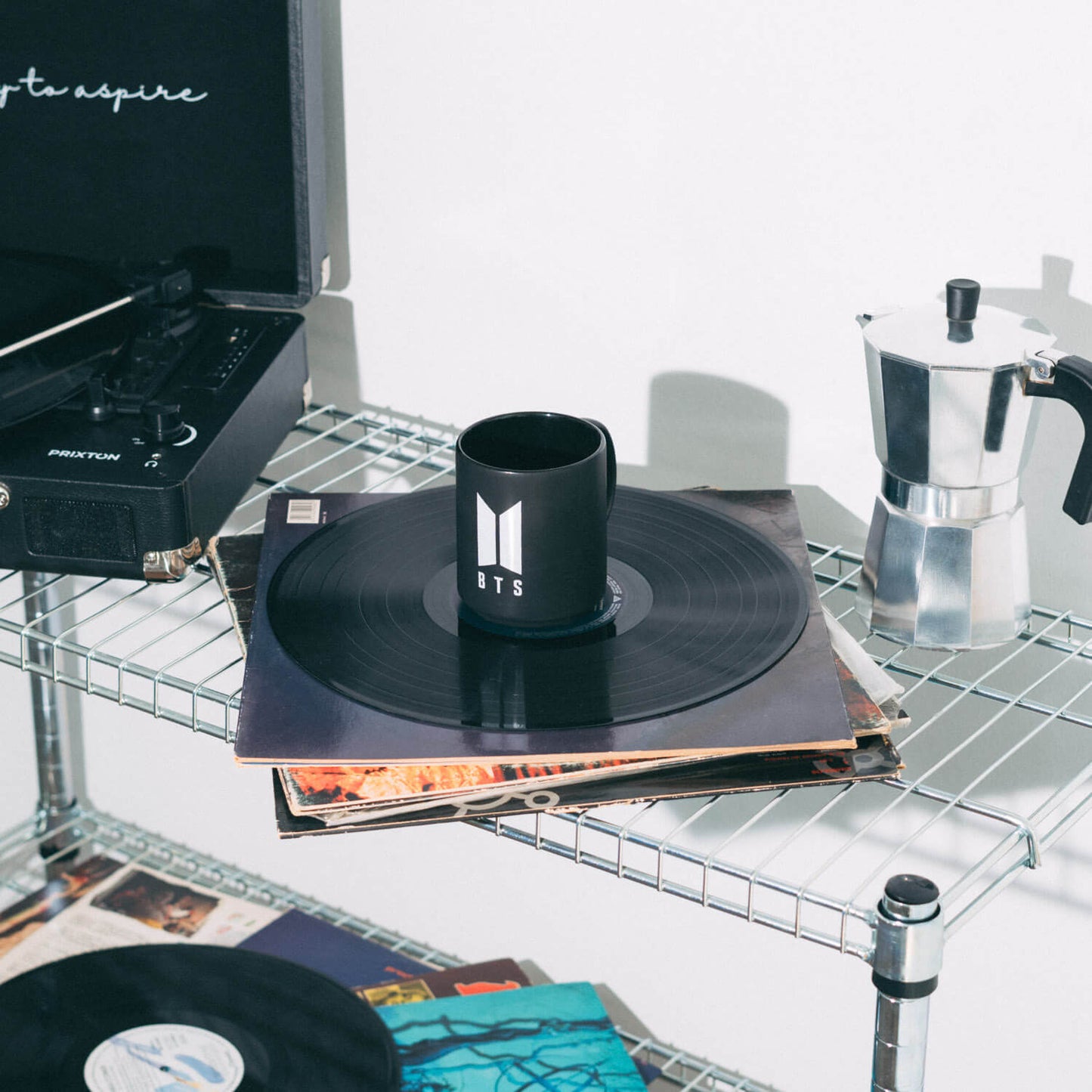 Taza BTS Logo