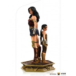 Figura Wonder Woman & Joven...