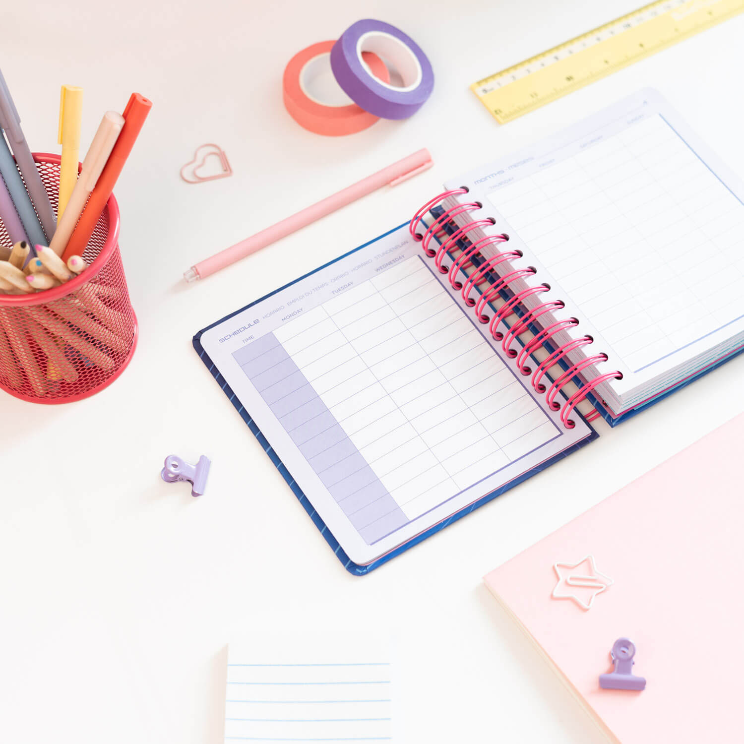 Agenda Escolar 2026/2027 K-Pop Demon Hunters Día Página 11 Meses