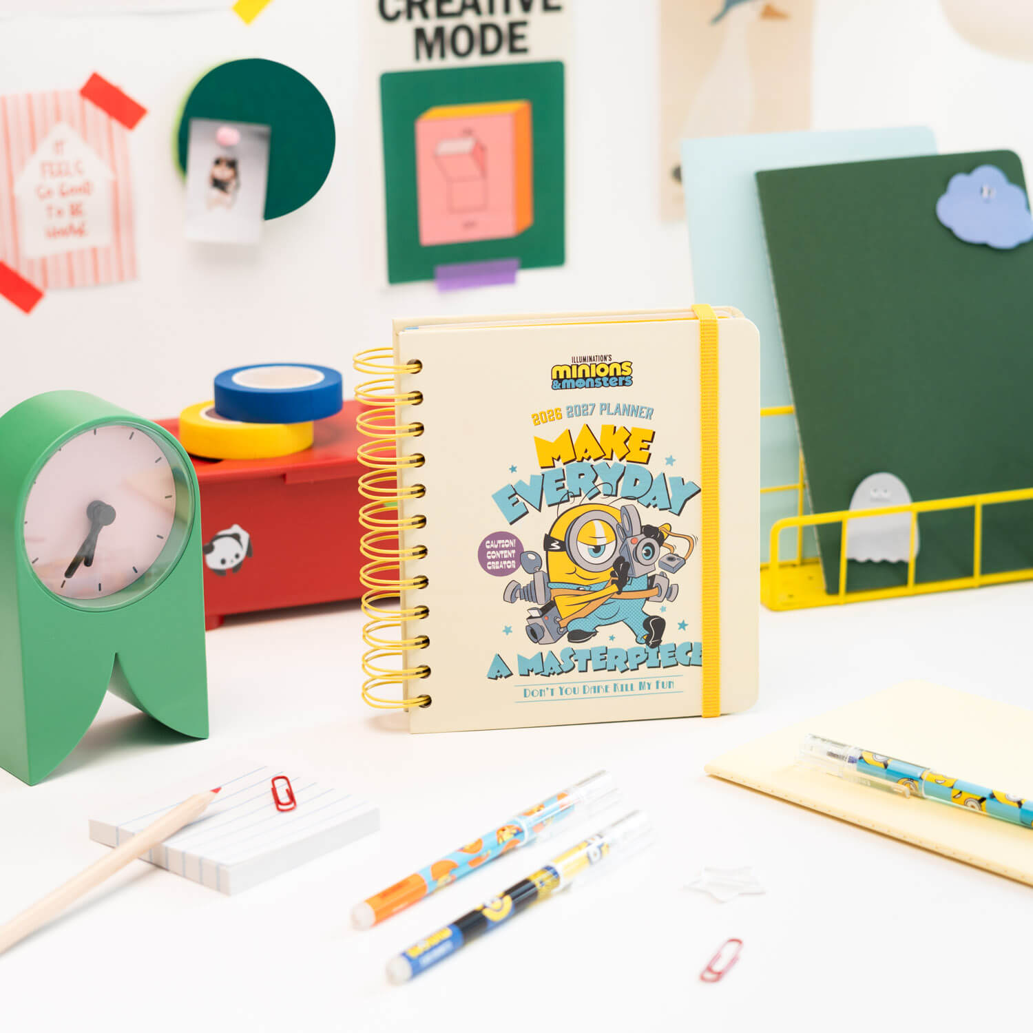 Agenda Escolar 2026/2027 Minions Día Página 11 Meses