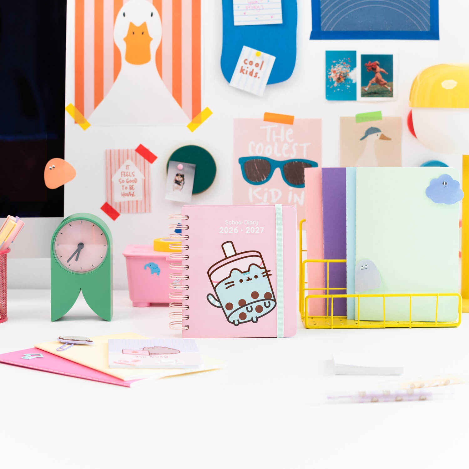 Agenda Escolar 2026/2027 Pusheen Día Página 11 Meses