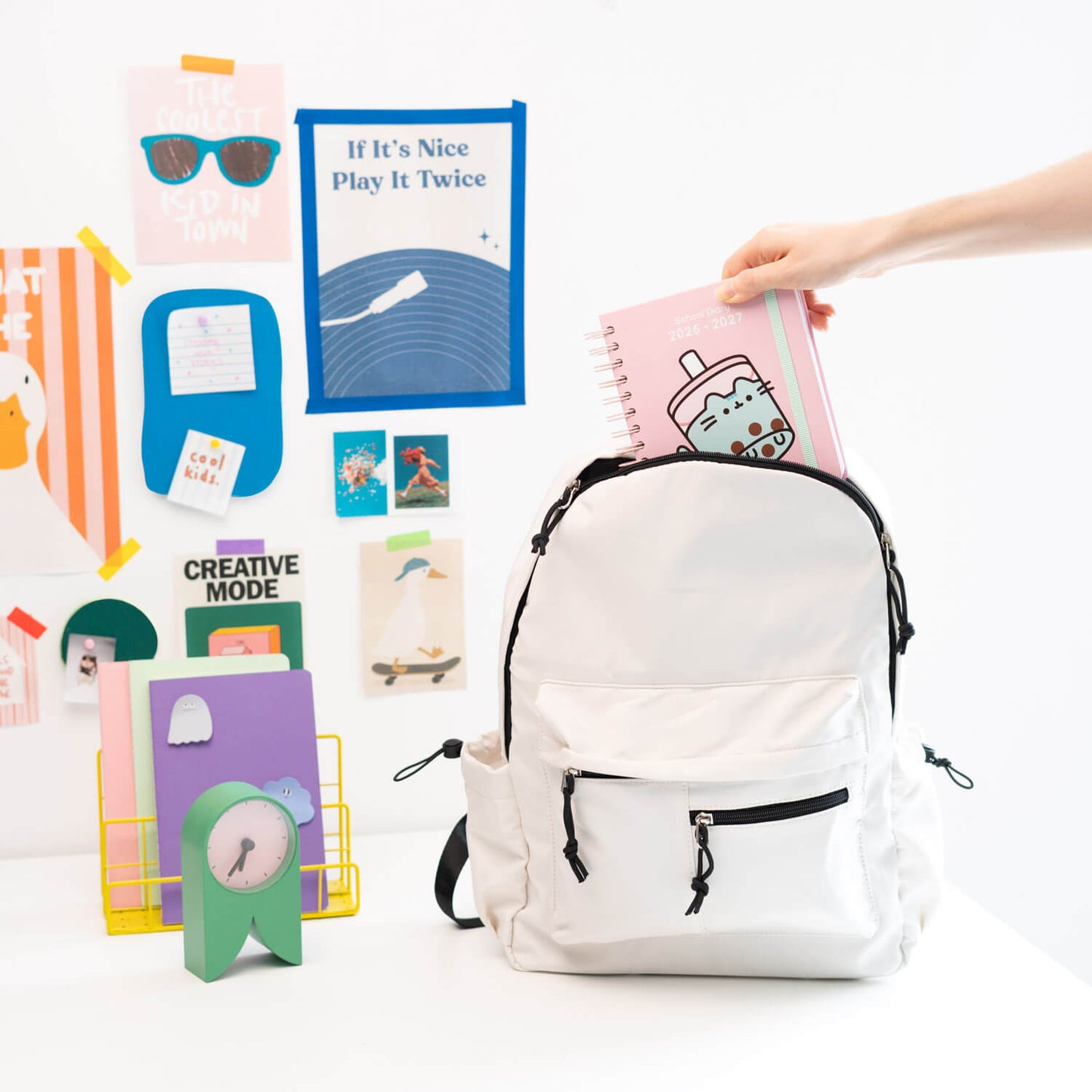 Agenda Escolar 2026/2027 Pusheen Día Página 11 Meses