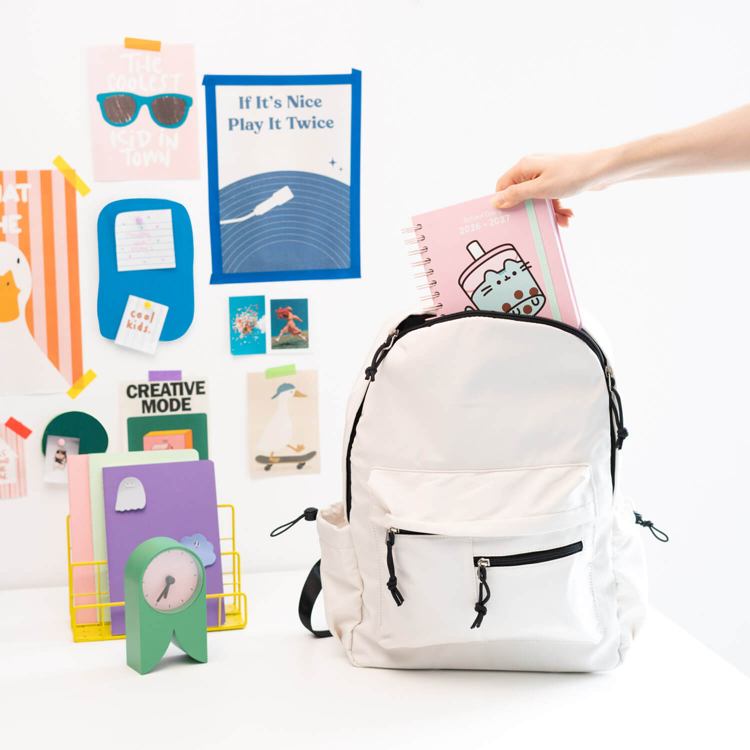 Agenda Escolar 2026/2027 Pusheen Día Página 11 Meses