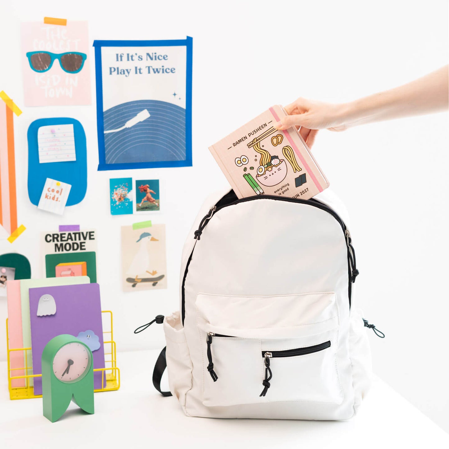 Agenda Escolar 2026/2027 Pusheen Sushi Roll Día Página 11 Meses