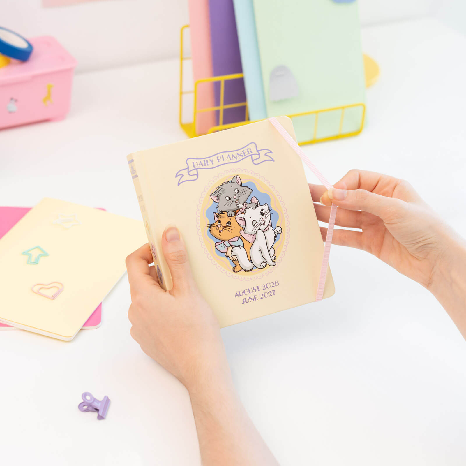 Agenda Escolar 2026/2027 Los Aristogatos Disney Día Página 11 Meses