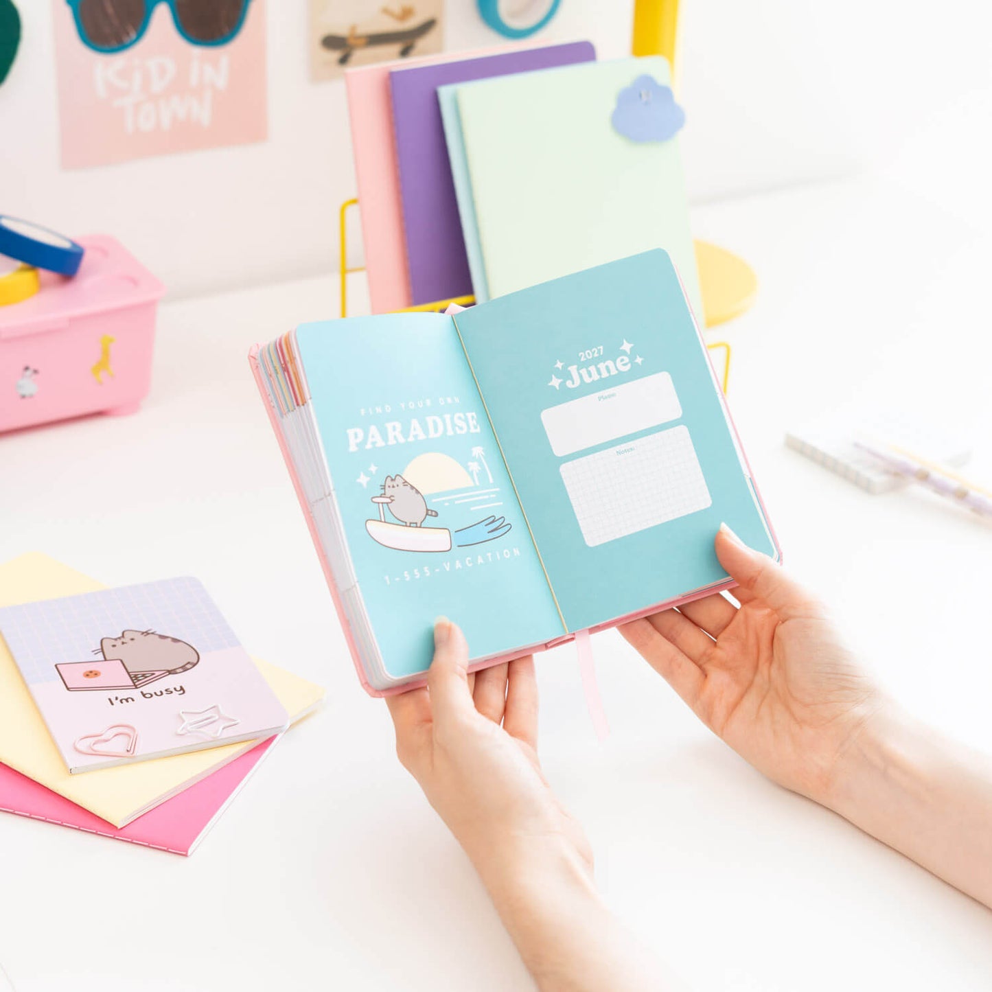 Agenda Escolar 2026/2027 Pusheen Tropical Vacation Semana Vista 17 Meses Pocket
