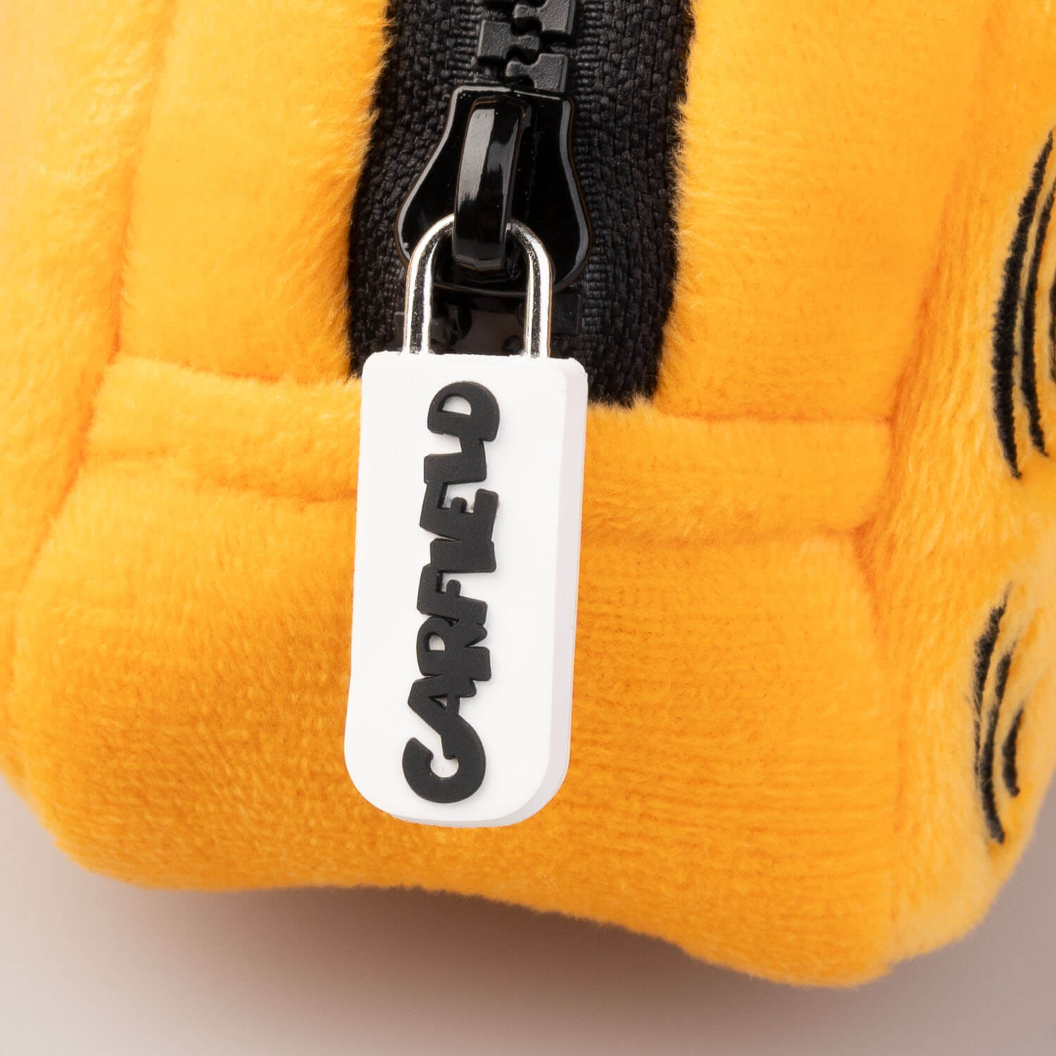 Estuche Felpa Garfield