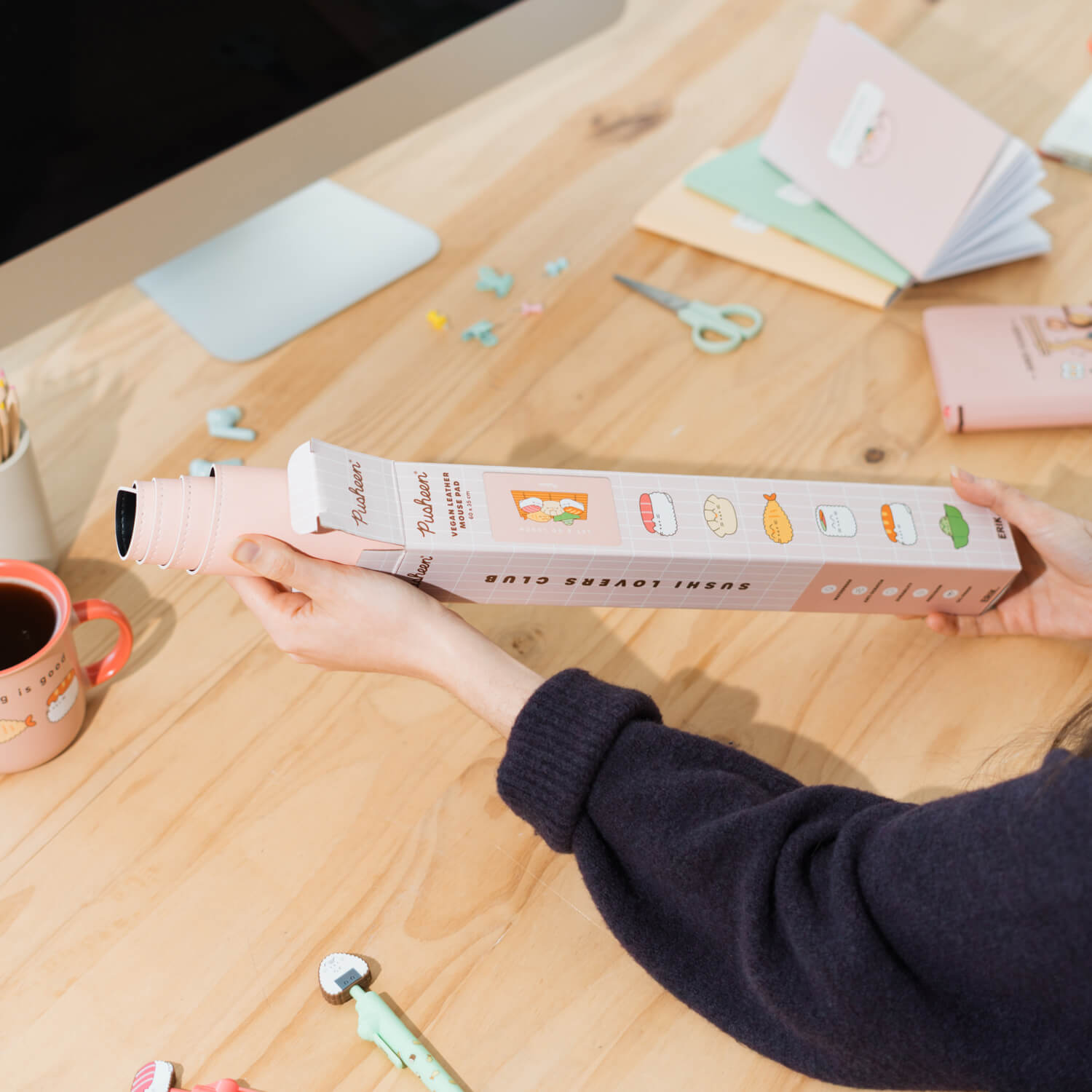 Alfombrilla Escritorio Pusheen Sushi Roll