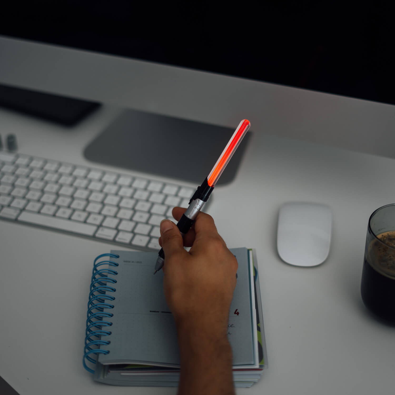 Set De Boligrafos Star Wars Sables Laser Con Luz Led