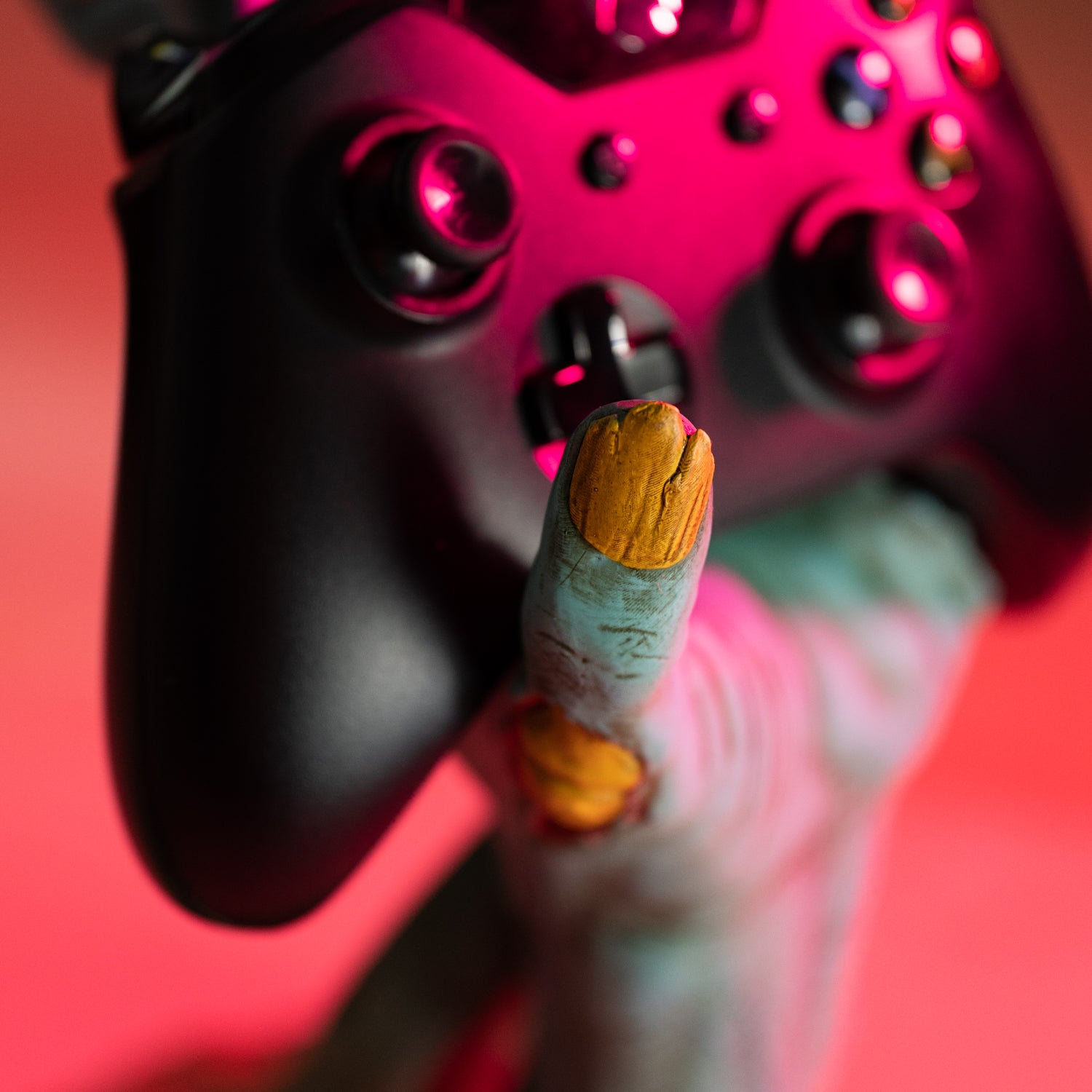 Soporte Mando Y Auriculares Mano Zombie Gameration